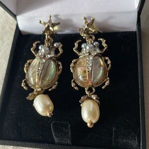Stunning Beetle Earrings w/Star Stud Like New